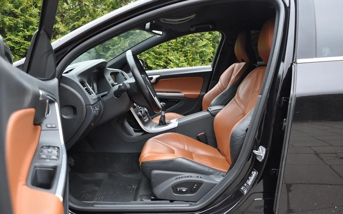 Volvo S60 cena 47800 przebieg: 207000, rok produkcji 2014 z Starachowice małe 529